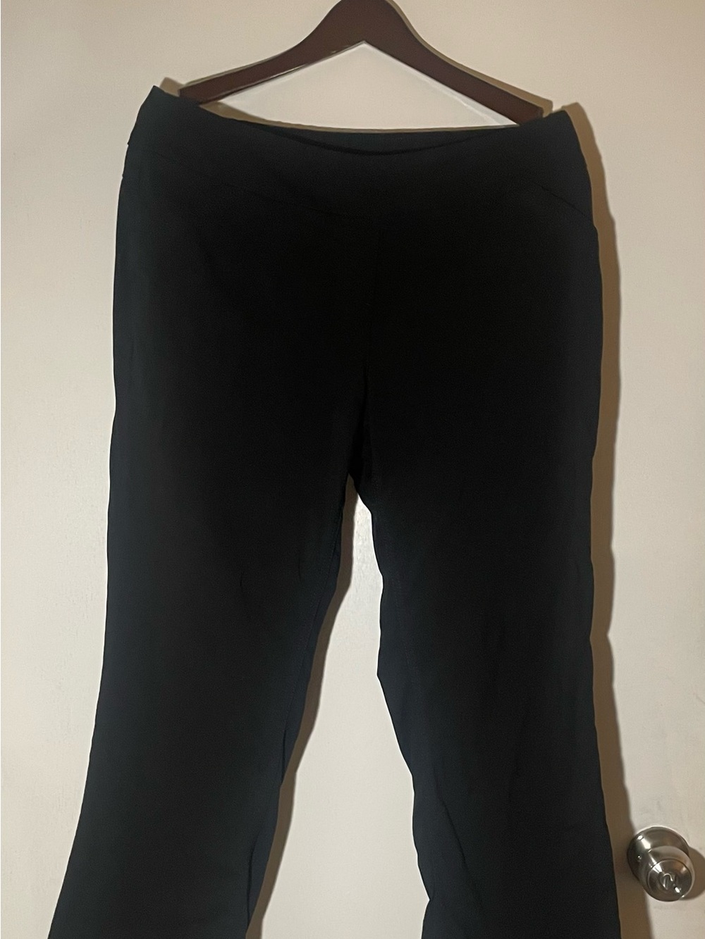 #26 westbound Women's Black Stretch Pull-On Pants